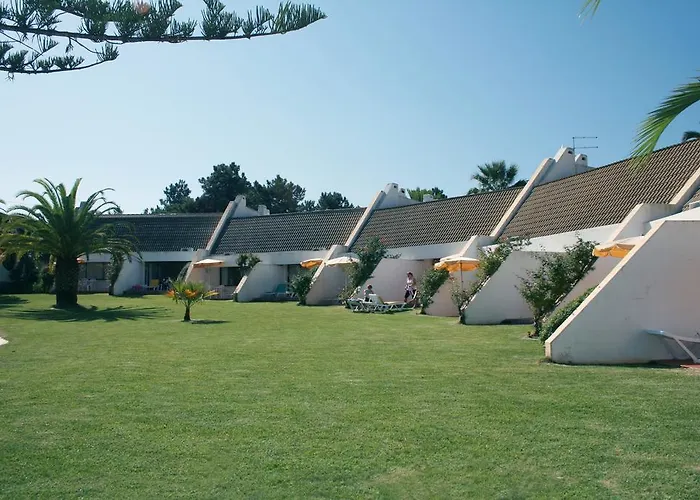 卡皮托莫拉 - 莫拉高尔夫乡村酒店 公寓式酒店